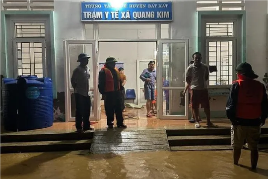 Lào Cai: Xảy ra mưa lớn trong đêm gây ngập úng, sạt lở đất