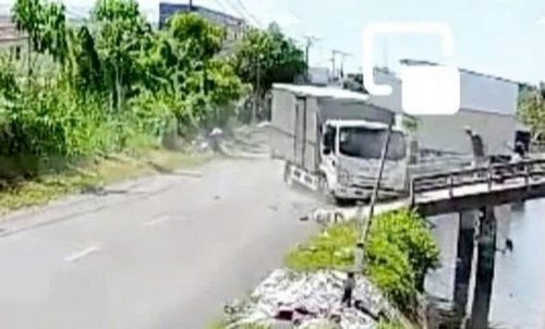 Khởi tố tài xế lái xe vi phạm tốc độ gây tai nạn cho 2 nữ sinh