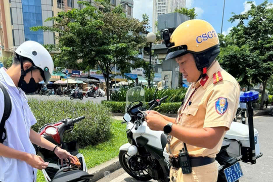 CSGT TP.HCM xử phạt gần 300 học sinh vi phạm trong 1 ngày