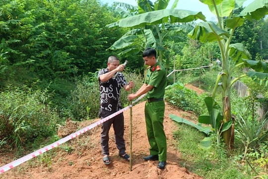 Ninh Bình: Đồi Vẽo xuất hiện vết nứt dài 380m, công bố tình trạng khẩn cấp về thiên tai