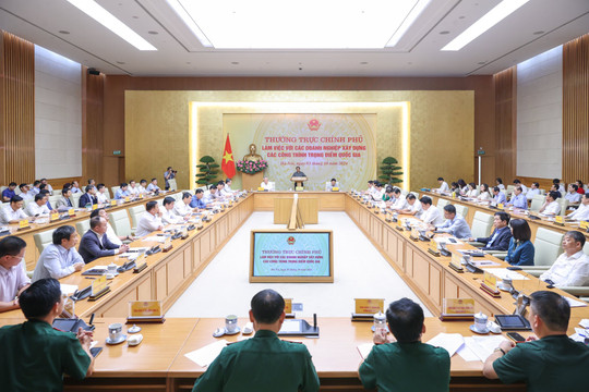 Thủ tướng Chính phủ: Thúc đẩy phát triển hạ tầng chiến lược