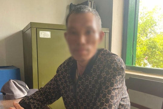 Vận động đối tượng truy nã ra đầu thú