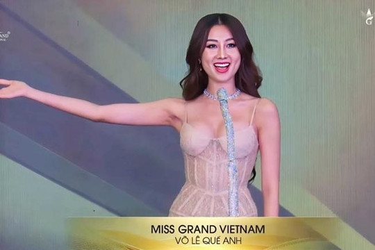 Ngại ngùng chứng kiến nàng hậu diện đồ xuyên thấu
