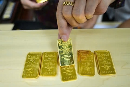 Giá vàng hôm nay 7/10: Dao động trong biên độ hẹp