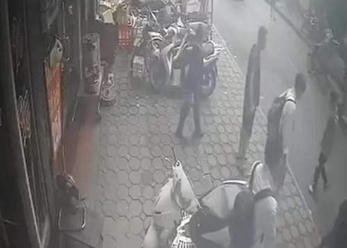 Nam sinh bị chặn xe, hành hung trên đường đi học về