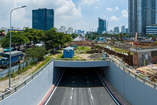 TP. Hồ Chí Minh: Thông xe hầm chui nút giao Nguyễn Văn Linh - Nguyễn Hữu Thọ khu vực cửa ngõ phía Nam