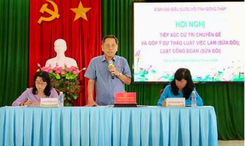 Đoàn ĐBQH tỉnh Đồng Tháp tiếp xúc cử tri trước Kỳ họp thứ Tám