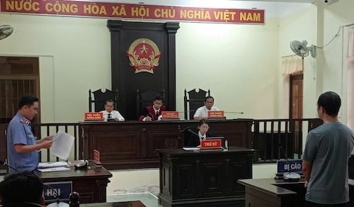 Chém người gây thương tích vì phát hiện vợ ngoại tình