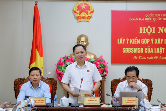 Đoàn đại biểu Quốc hội tỉnh Hà Tĩnh lấy ý kiến góp ý sửa đổi Luật BHYT