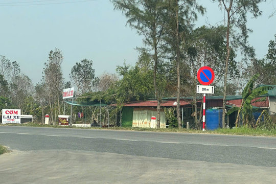 Hải Dương: Hiểm họa giao thông từ hàng quán "mọc" trên đất nông nghiệp ở xã An Đức