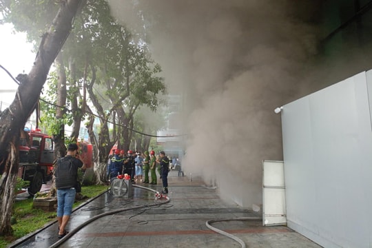 Đà Nẵng: Cháy tầng hầm nhà hát Trưng Vương