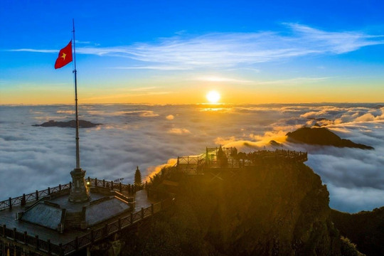 Khám phá mùa mây đẹp nhất năm trên Sa Pa