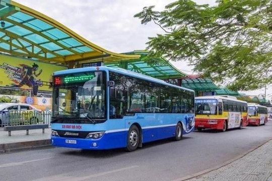 Từ ngày 1/11, giá vé của 132 tuyến xe bus Hà Nội sẽ tăng
