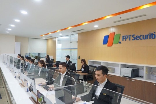 Kiểm toán không có chứng chỉ Chứng khoán FPT bị phạt