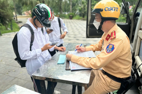 Hơn 1.900 học sinh ở Thủ đô vi phạm giao thông