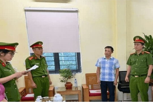 Hòa Bình: Bắt Hiệu trưởng trường THPT Kỳ Sơn