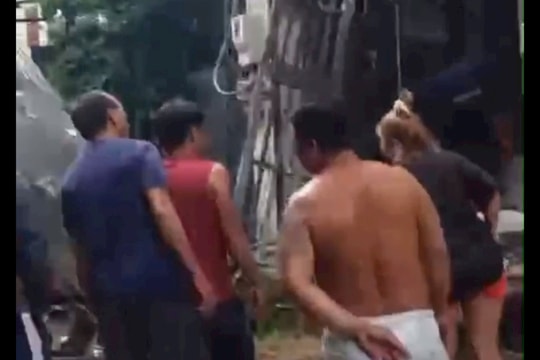 Nhiều nhà sập tường, một bé gái bị thương sau vụ nổ lò hơi