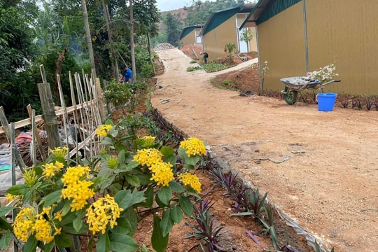 Làng Nủ hồi sinh trong vòng tay đồng bào