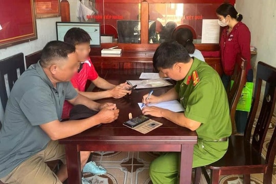 Công an giúp đỡ người dân suýt bị lừa 55 triệu đồng