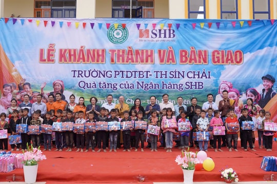 Khánh thành 2 công trình lớp học tại Điện Biên do SHB trao tặng