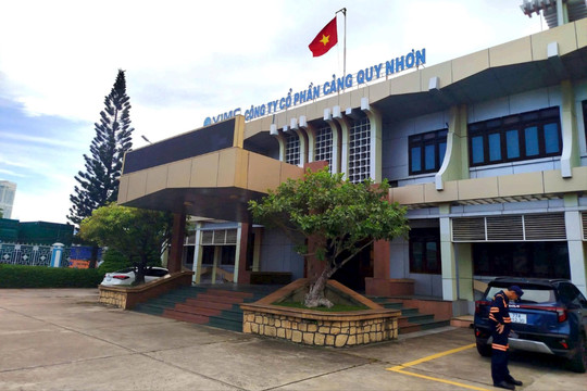 Vì sao Tòa bác yêu cầu của Cảng Quy Nhơn đòi phong toả tài khoản đơn vị khác?