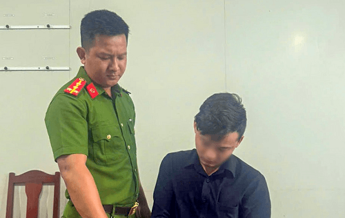Lên mạng mua sổ đỏ giả rồi đem đi cầm 400 triệu đồng