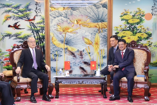 Viện trưởng VKSNDTC Nguyễn Huy Tiến tiếp xã giao đồng chí Trương Quân, Chánh án TANDTC Trung Quốc