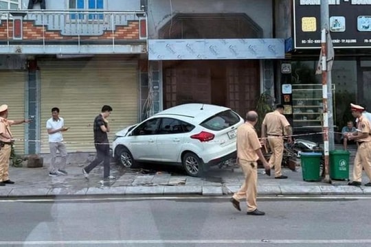 Tai nạn giao thông liên hoàn khiến 4 người nhập viện