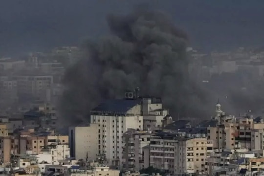 Không quân Israel tấn công trụ sở tình báo Hezbollah