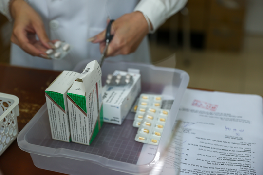 Người bệnh sẽ được BHYT hoàn tiền thuốc, thiết bị y tế nếu phải tự mua