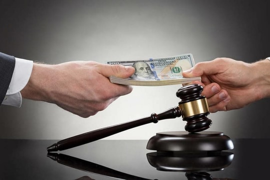 Nhận hối lộ, đăng kiểm viên dùng nhiều thủ thuật để loại bỏ lỗi cho phương tiện