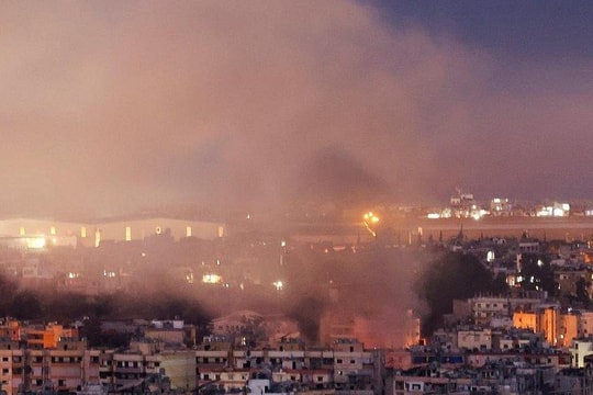 Hezbollah bắn một loạt tên lửa vào 2 căn cứ của Israel