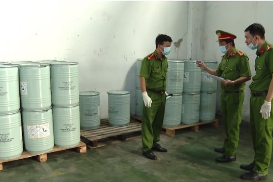 Công an TP.HCM thu giữ gần 10 tấn xyanua trong 1 tháng