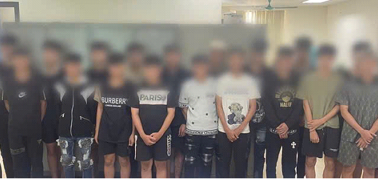 Nhóm "quái xế" gây náo loạn đường phố Hà Nội