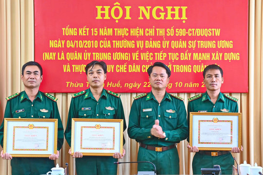Tổng kết 15 năm đẩy mạnh xây dựng và thực hiện Quy chế dân chủ cơ sở trong Quân đội