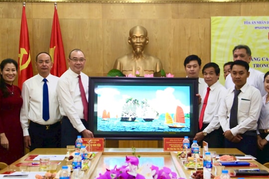 Hội đàm giữa TAND tỉnh Quảng Ninh và TAND tỉnh Luông Pha Bang (Lào)