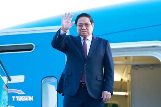 Thủ tướng Chính phủ lên đường dự Hội nghị các Nhà lãnh đạo Nhóm BRICS mở rộng
