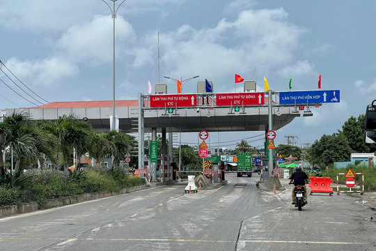'Giả' biển số khi qua trạm thu phí