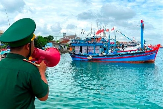 Quảng Ngãi: Cán bộ chỉ được đi công tác ngoài tỉnh khi có việc cần thiết, tập trung ứng phó bão Tra Mi