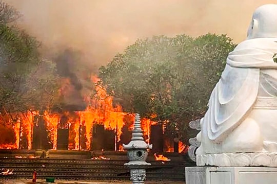 Phú Thọ: Cháy lớn ở chùa Phổ Quang, nhiều nội thất bên trong bị thiêu rụi