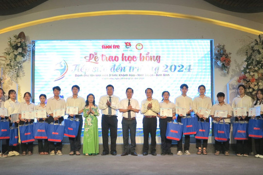 “Tiếp sức đến trường” 60 tân sinh viên có hoàn cảnh khó khăn