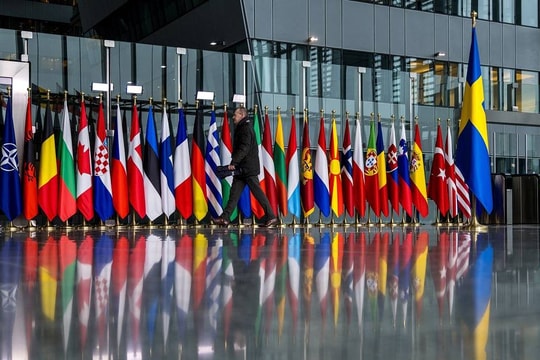 Bảy quốc gia NATO do dự việc mời Ukraine gia nhập