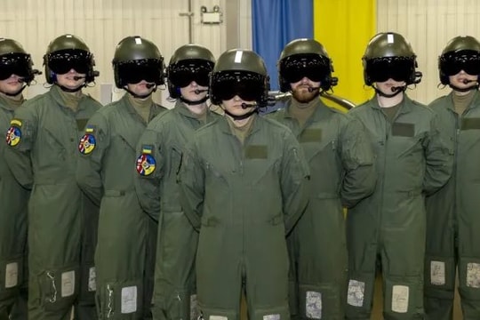 200 phi công Ukraine hoàn thành đào tạo tại Anh, sớm lái tiêm kích F-16