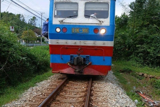 Va chạm với tàu hoà một người phụ nữ tử vong