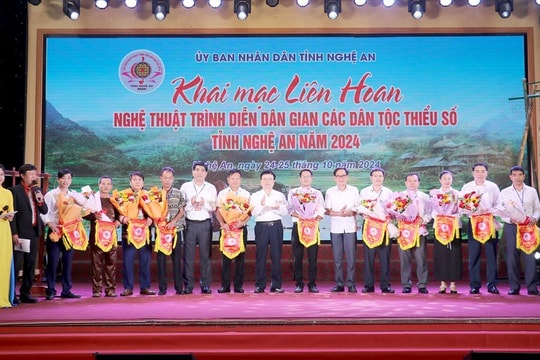 Khai mạc Liên hoan Nghệ thuật trình diễn dân gian các dân tộc thiểu số tỉnh Nghệ An