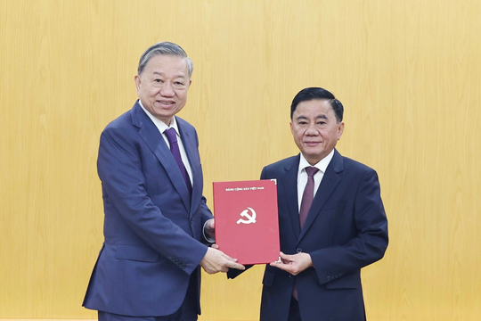 Bộ Chính trị phân công đồng chí Trần Cẩm Tú giữ chức Thường trực Ban Bí thư