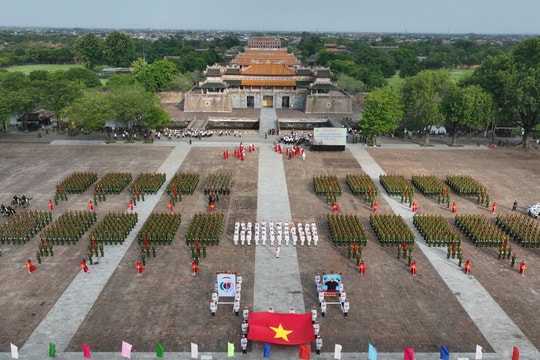 Đại hội Khỏe Vì an ninh Tổ quốc: Biểu diễn kỵ binh, mô tô trên đường phố Huế