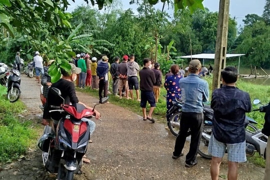 Phát hiện thi thể người đàn ông dưới hồ nước