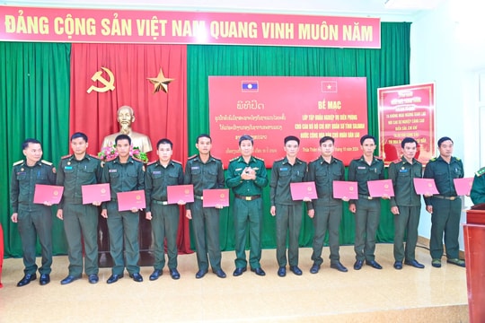 Bế mạc tập huấn nghiệp vụ Biên phòng cho cán bộ Quân đội Lào