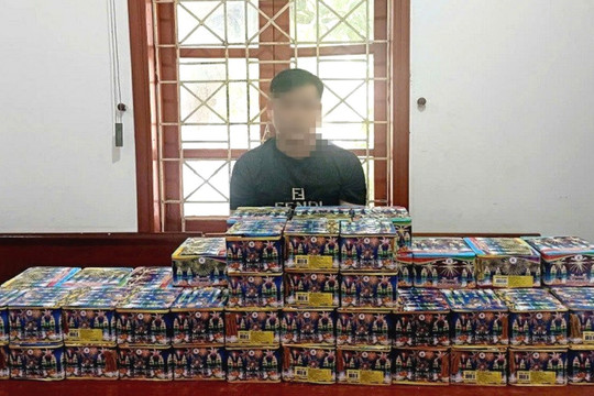 Khởi tố đối tượng buôn bán 100 kg pháo